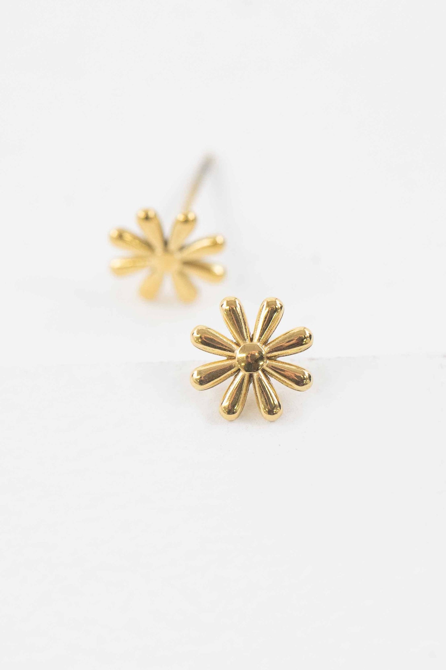 Lovoda - Celandine Stud Earrings