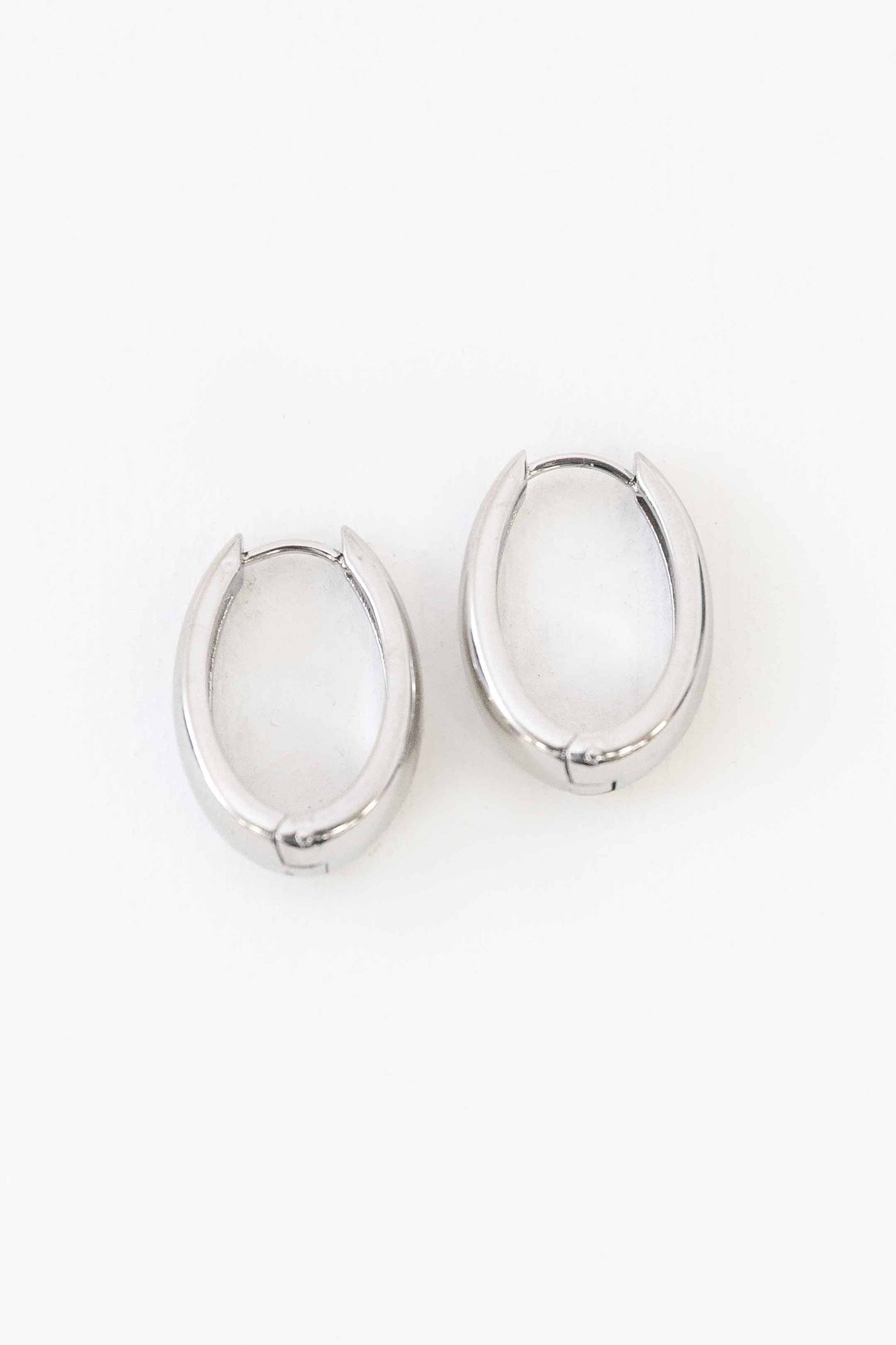 Lovoda - Oblong Hoop Earrings | Silver