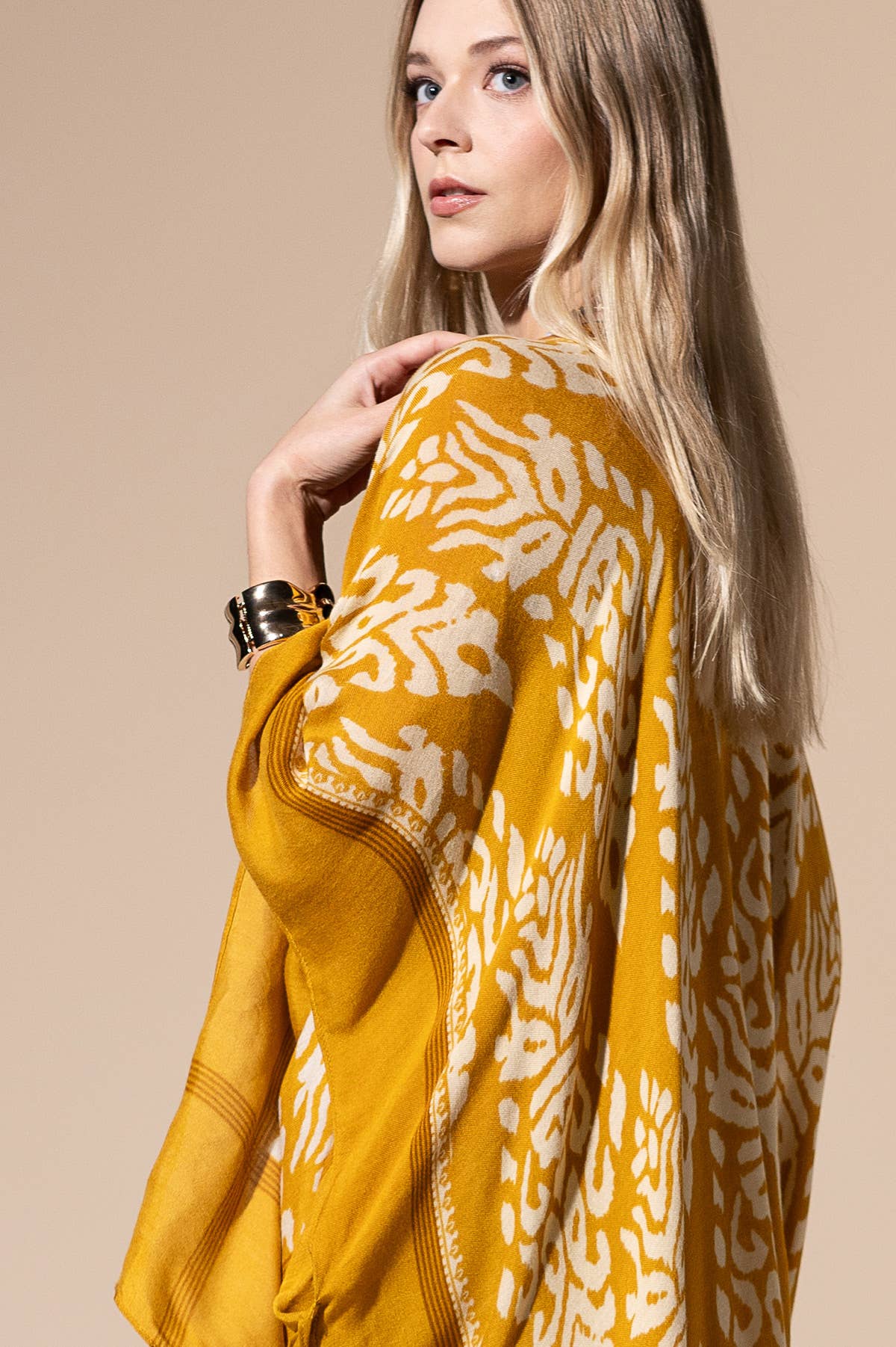Urbanista - Damask Print Kimono with Sleeves
