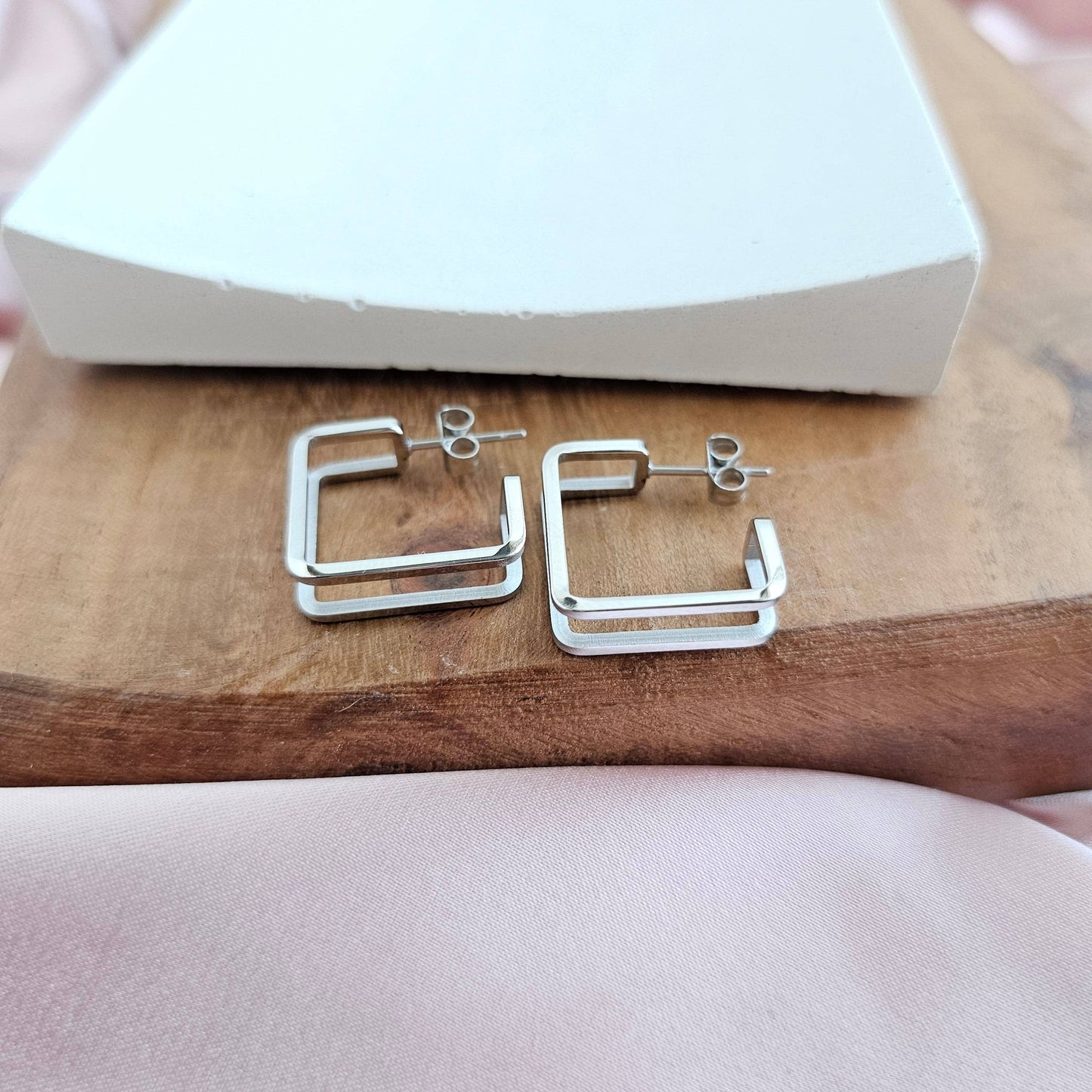 Spiffy & Splendid - Luxe Silver Kamora Hoops