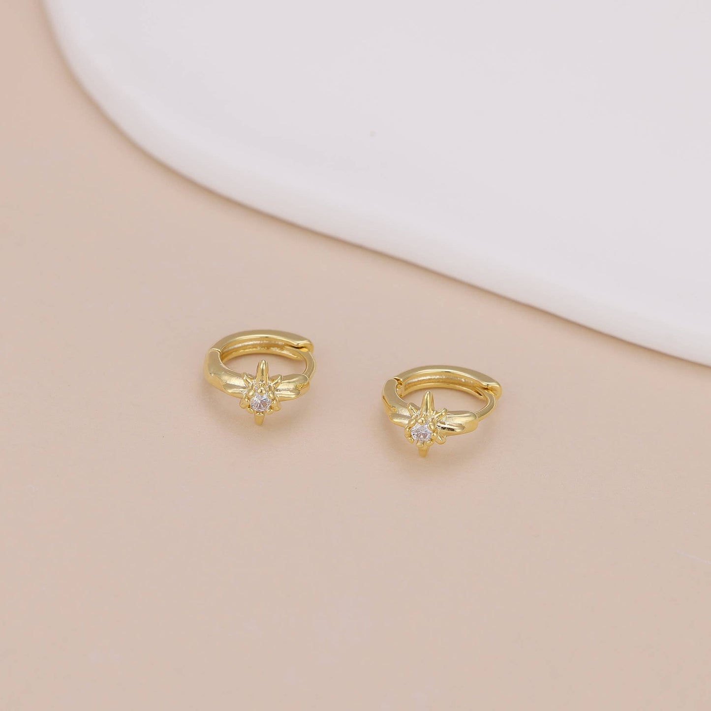 Melange Blanc - E168 star huggie earring, star huggies, star hoop, starburst