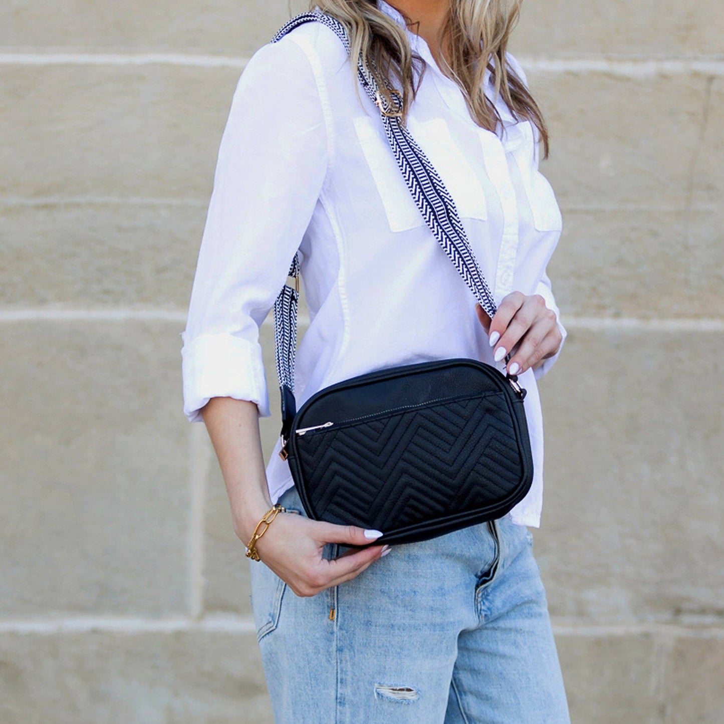 Aili's Corner - Everly Vegan Leather Camera Crossbody