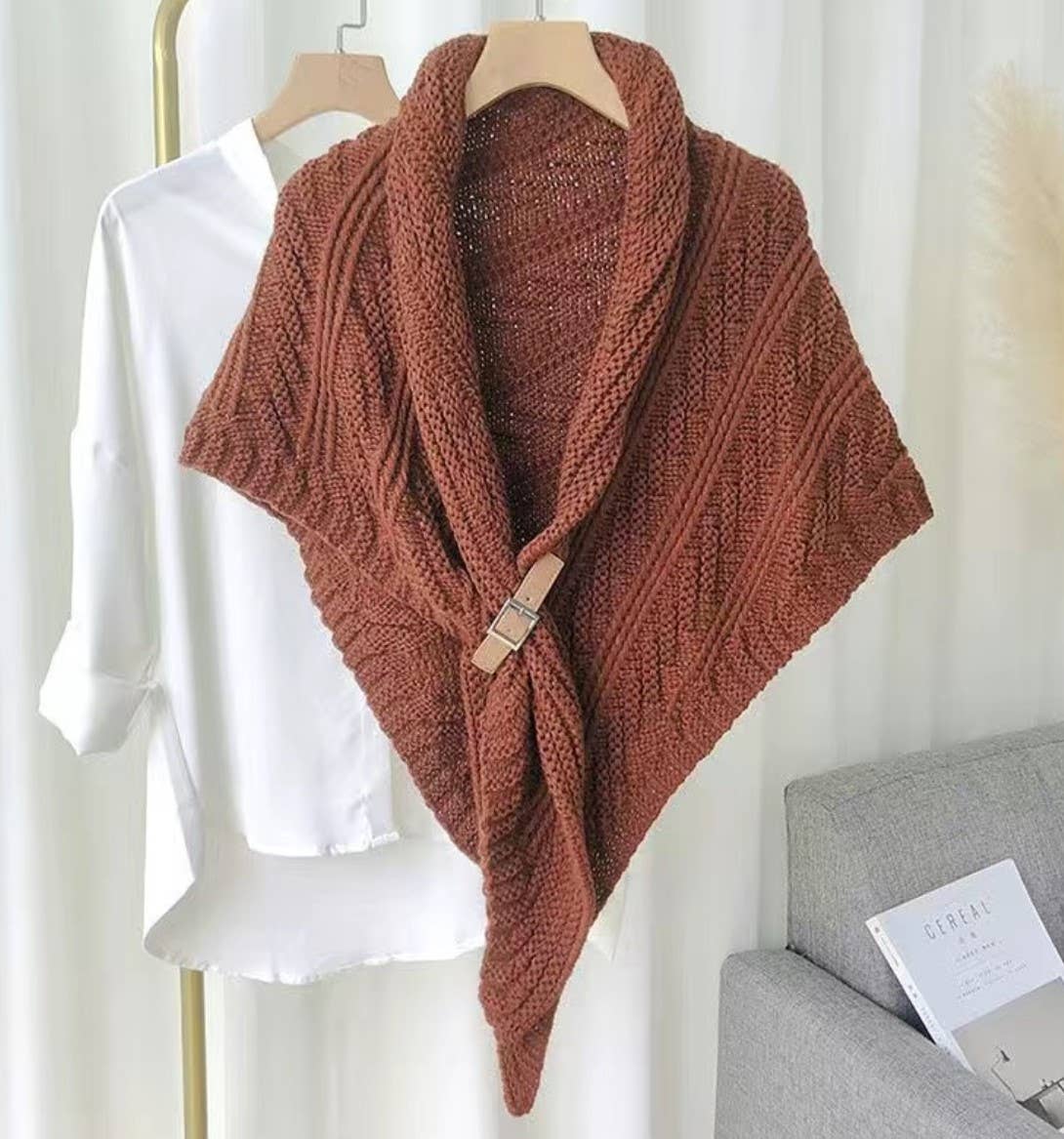 JC Sunny Fashion - JC63305 Hand Crafted Buckle Triangular Shawl