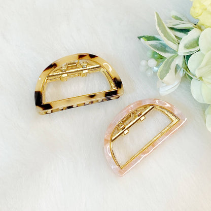 Ellison+Young - Stylish Outlined Hair Claw