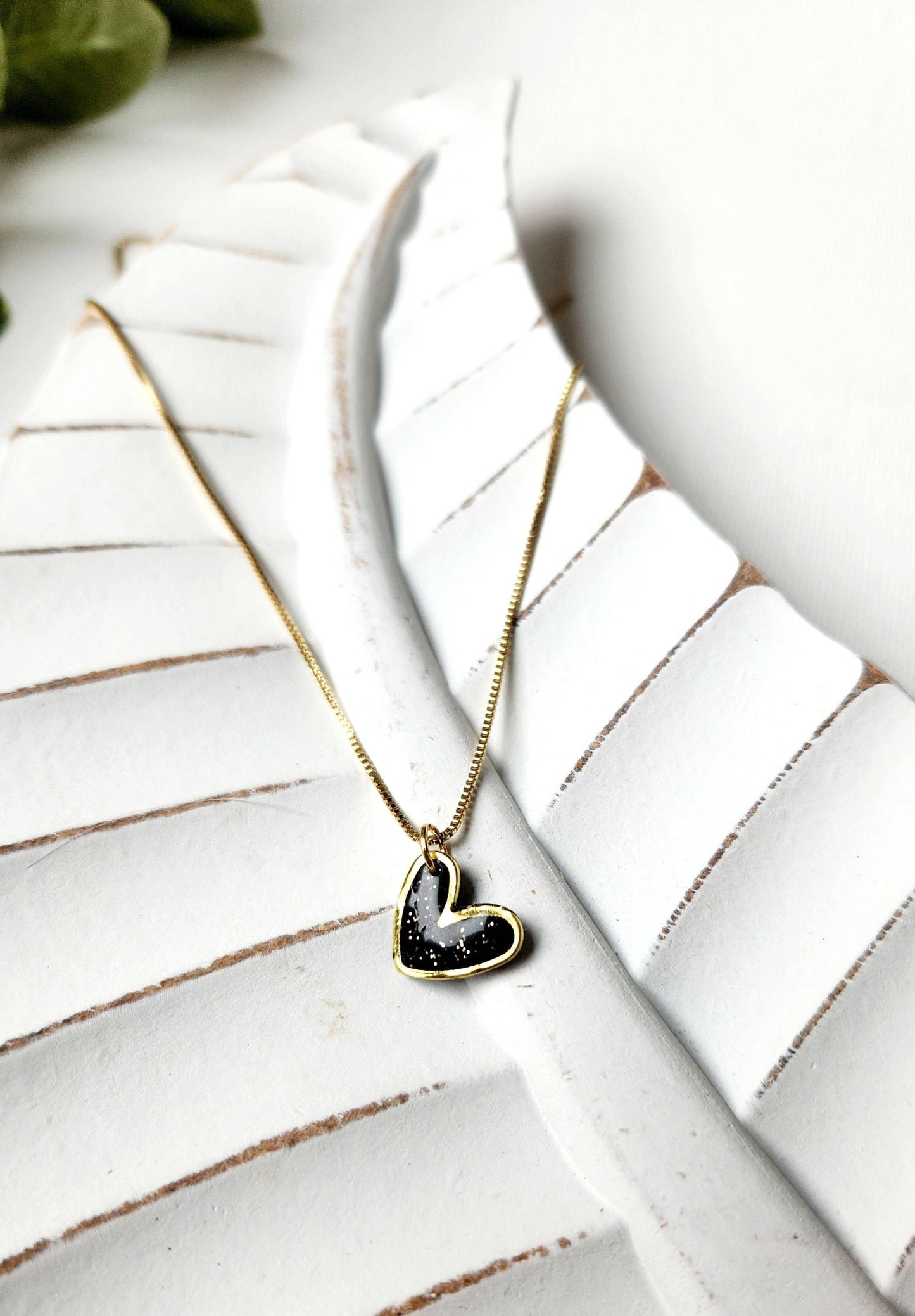 Twig & Rue boutique - Gold heart necklace