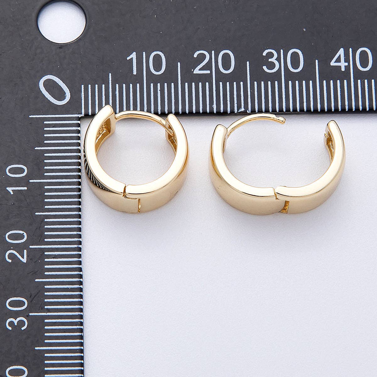 Aim Eternal - 14K Gold Filled 15mm Minimalist Plain Wide Huggie Earrings | EARRINGS-00181