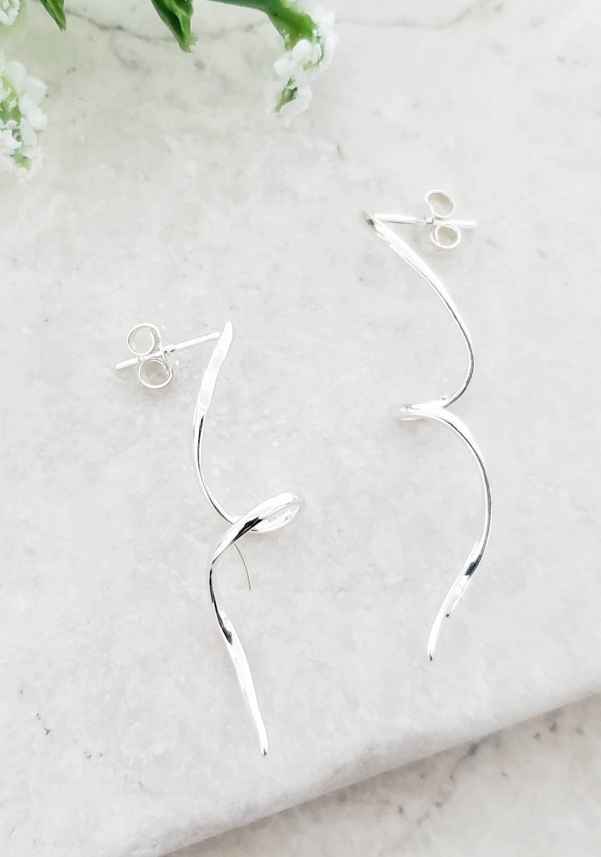 SD110 Sosie Designs - Silver Ribbon Twirl Studs
