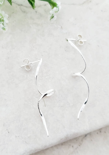 SD110 Sosie Designs - Silver Ribbon Twirl Studs