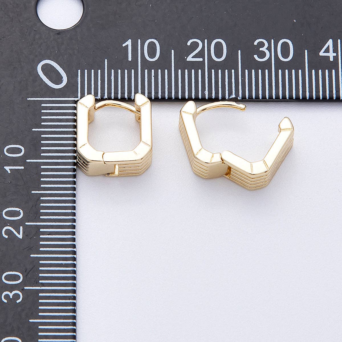 Aim Eternal - 14K Gold Filled 11mm Lined Ribbed Square Cartilage Huggie Earrings | Earrings-00166