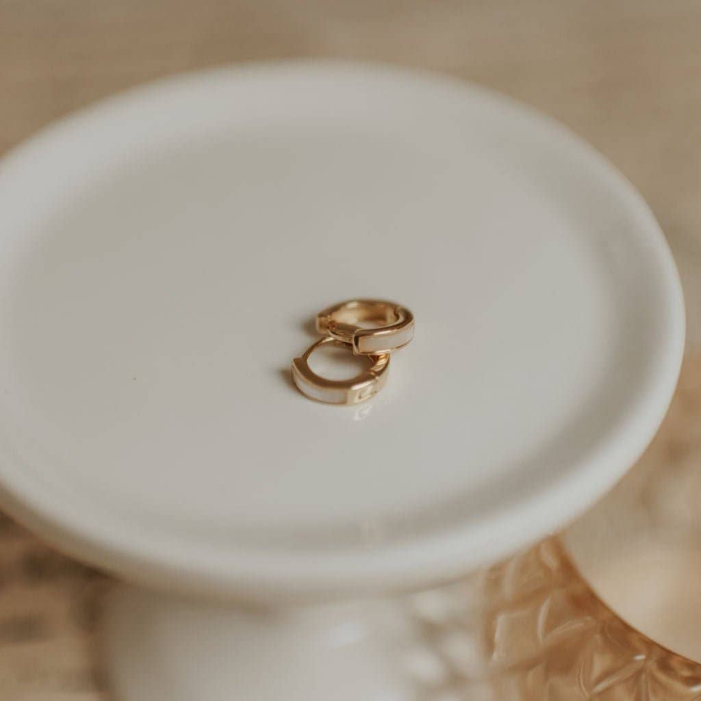 Mauve Jewelry Co. - Ruth Pearl Hoops