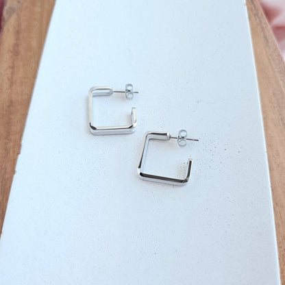 Spiffy & Splendid - Luxe Silver Kamora Hoops