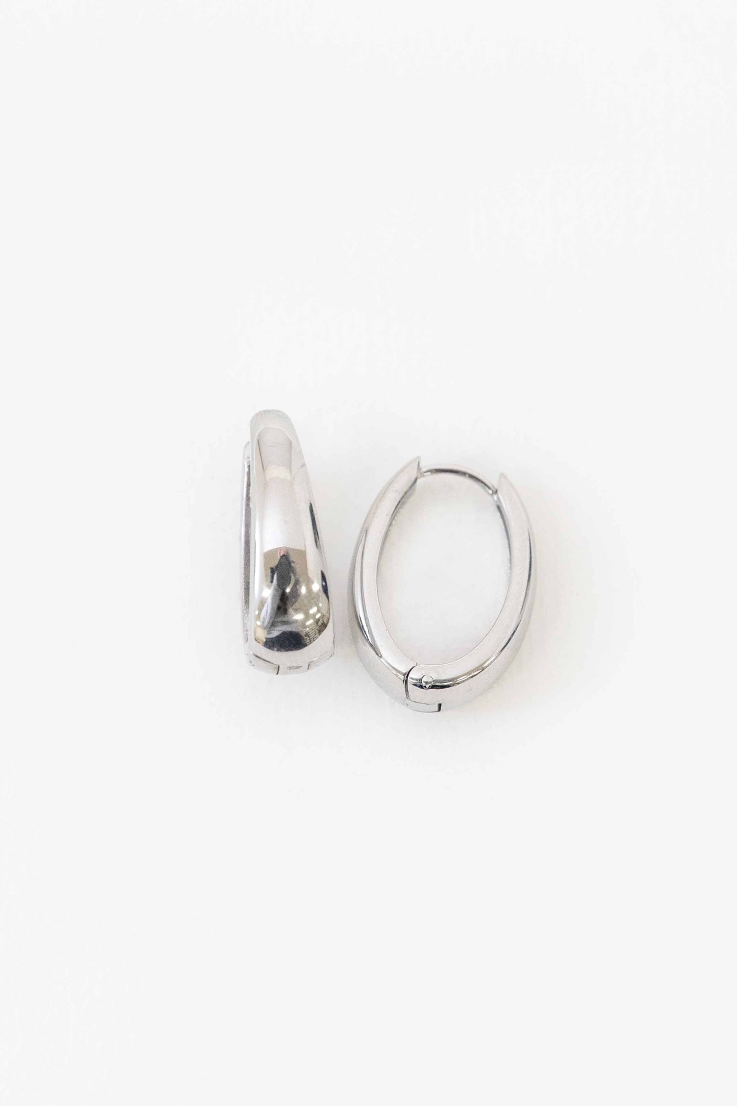 Lovoda - Oblong Hoop Earrings | Silver