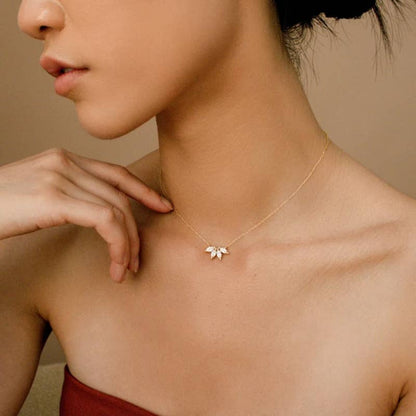 Melange Blanc - N024 marquise necklace, flower necklace, pendant necklace