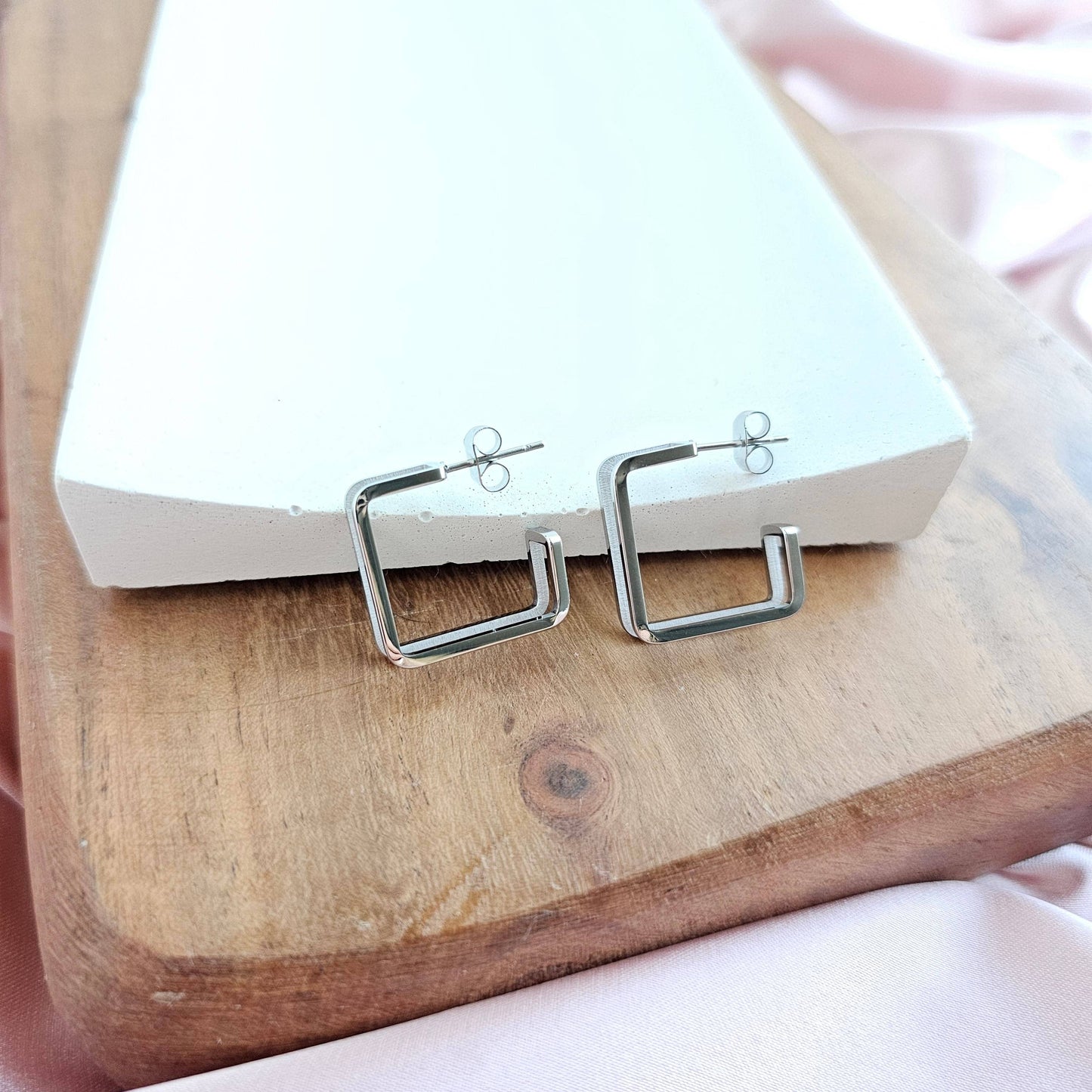 Spiffy & Splendid - Luxe Silver Kamora Hoops