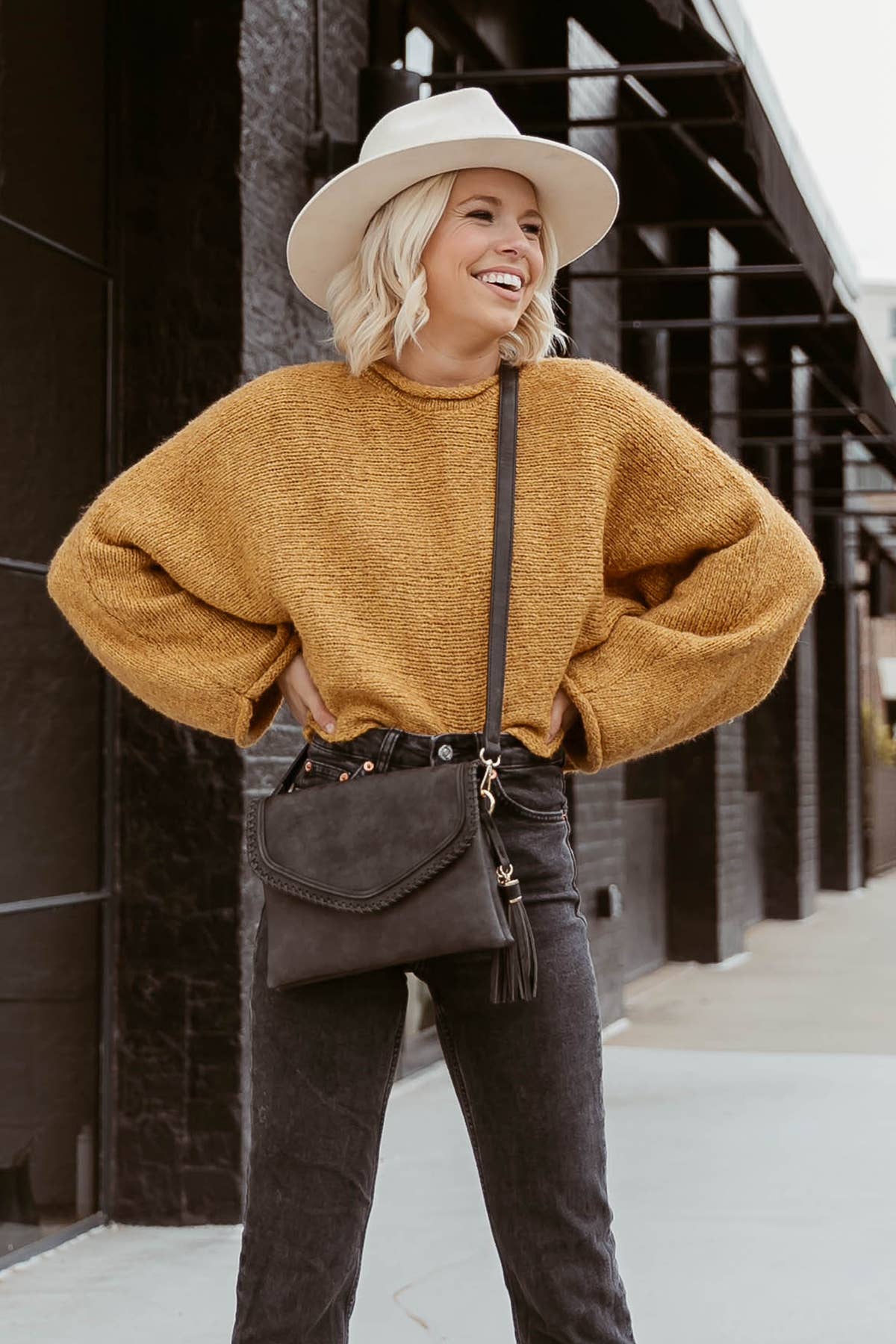 Jen & Co. - M1802A Sloane Flapover Crossbody w/ Whipstitch and Tassel