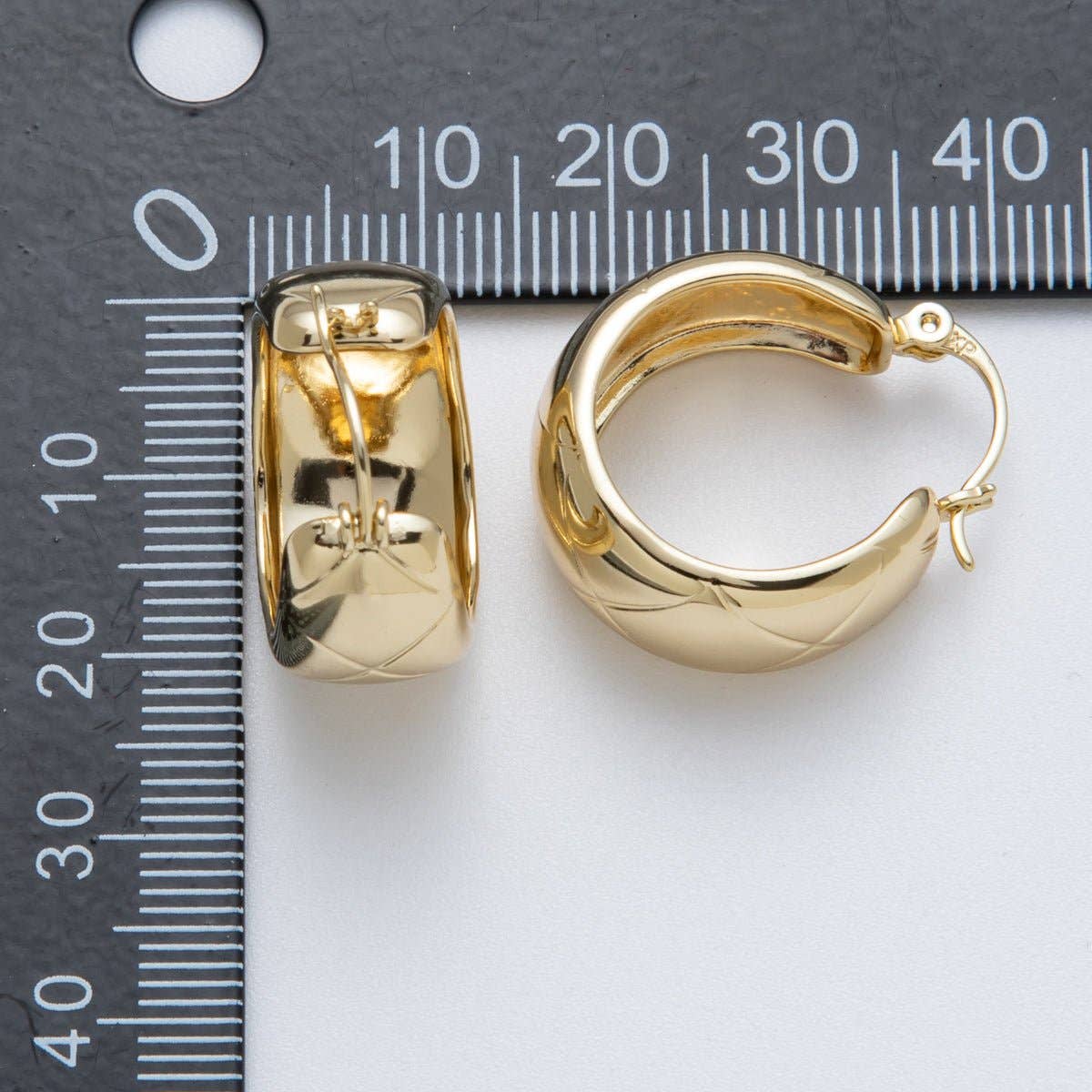 Aim Eternal - 14K Gold Filled 25.5mm Wide Quilted Latch Hoop Earrings | Earrings-00132