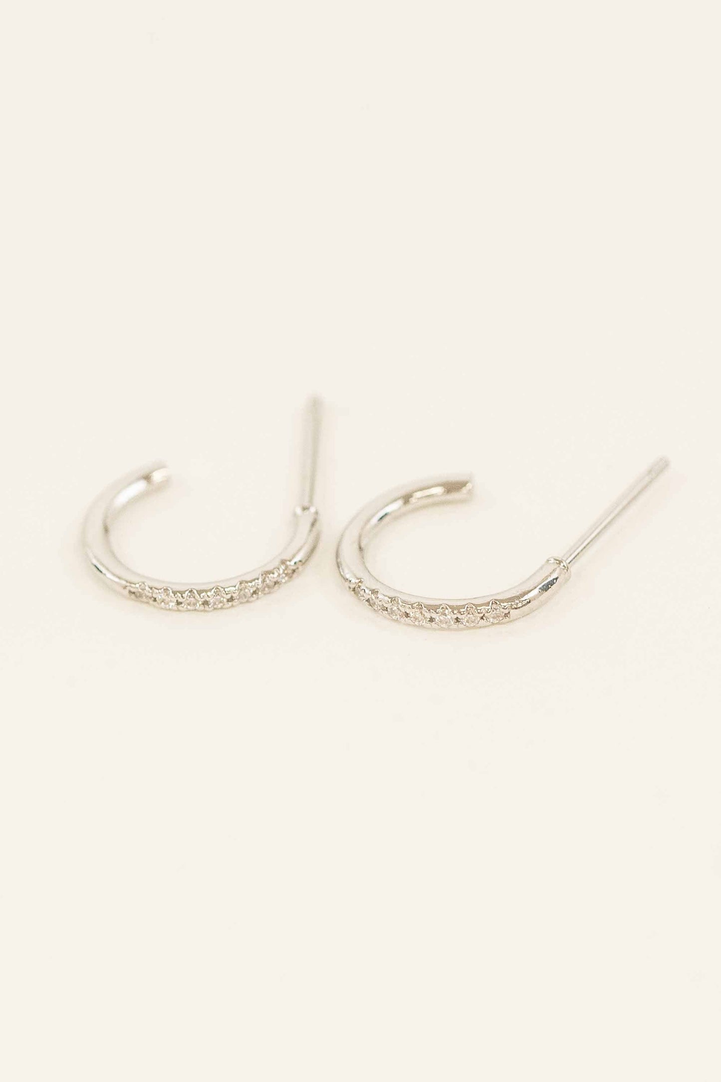 Lovoda - Thin Stone Hoop Earrings | Silver
