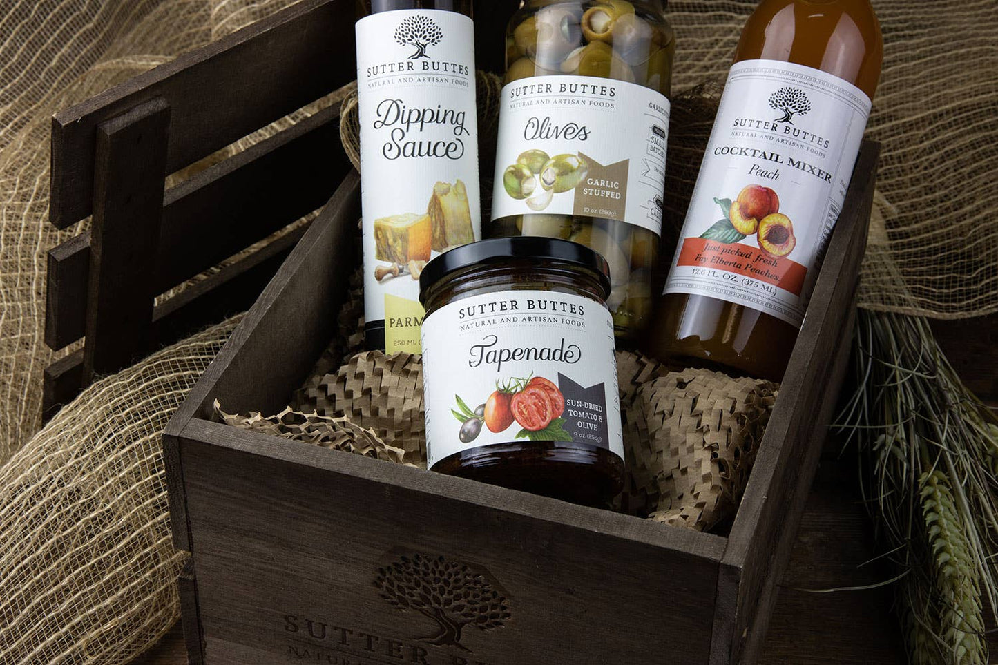 Sutter Buttes - Holiday Party Gift Crate – Gourmet Appetizer & Drink Set