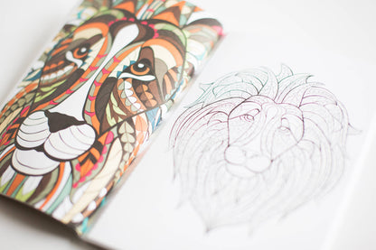 Blue Star Press - Stress Relieving Animal Designs Adult Coloring Book