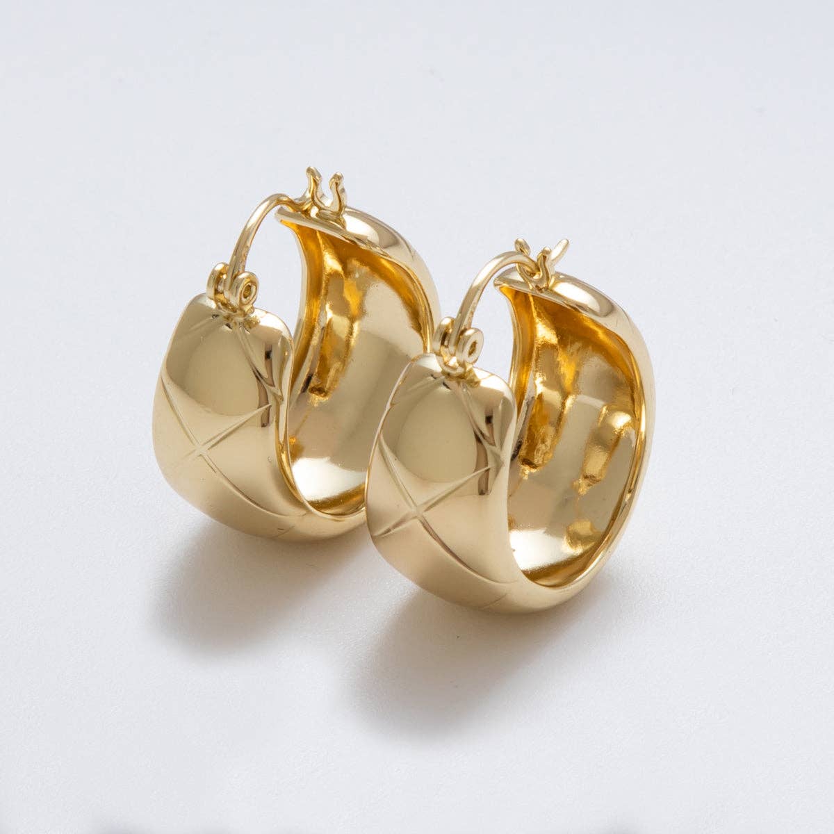 Aim Eternal - 14K Gold Filled 25.5mm Wide Quilted Latch Hoop Earrings | Earrings-00132