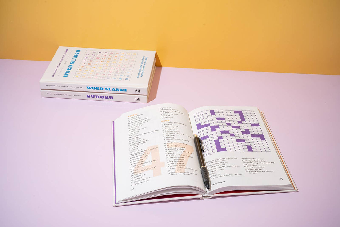 Blue Star Press - 100 Stress-Relieving Crossword Puzzles to Sharpen Your Mind