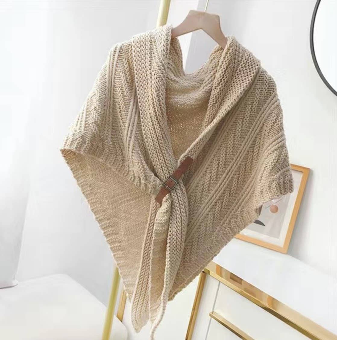 JC Sunny Fashion - JC63305 Hand Crafted Buckle Triangular Shawl