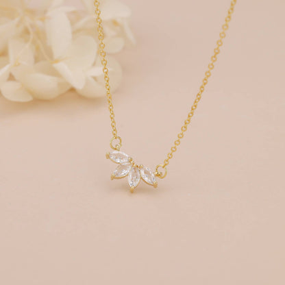 Melange Blanc - N024 marquise necklace, flower necklace, pendant necklace