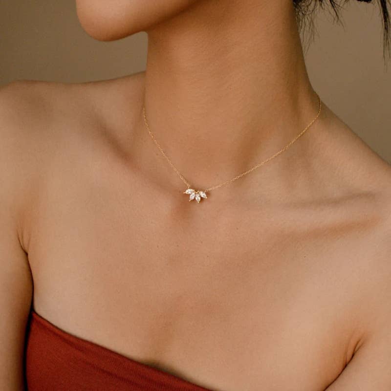 Melange Blanc - N024 marquise necklace, flower necklace, pendant necklace