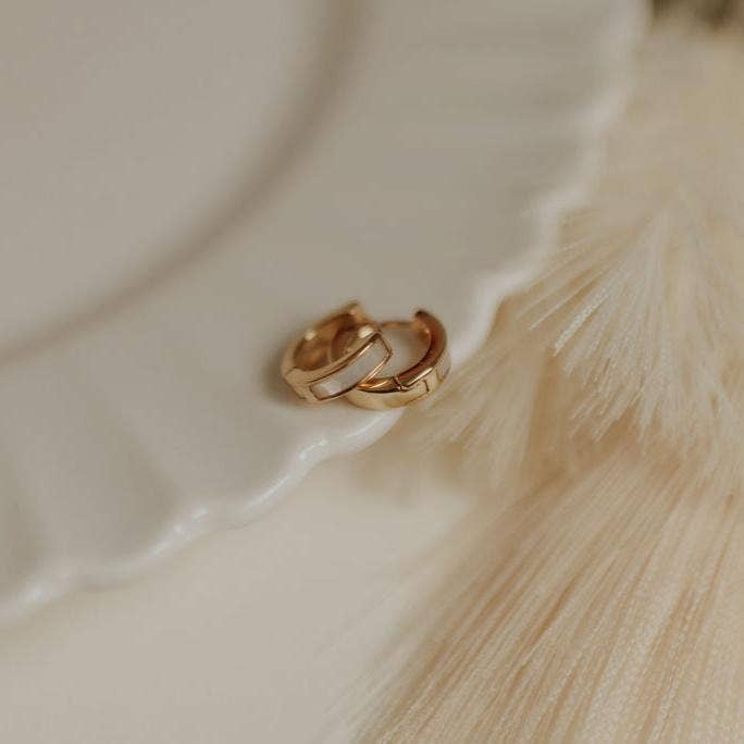 Mauve Jewelry Co. - Ruth Pearl Hoops
