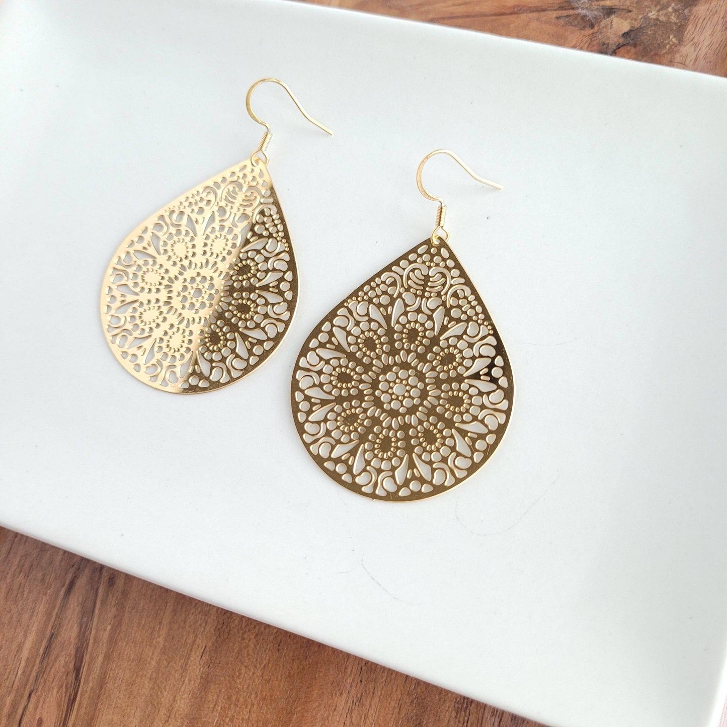 Spiffy & Splendid - Camilla Pendant Earrings - Gold // Jewelry