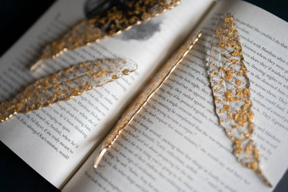 Dège Creative - Gold Feather Resin Bookmark