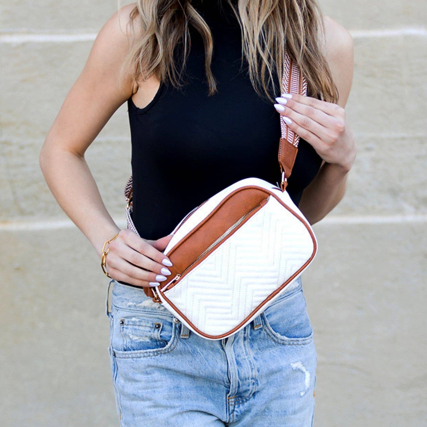Aili's Corner - Everly Vegan Leather Camera Crossbody