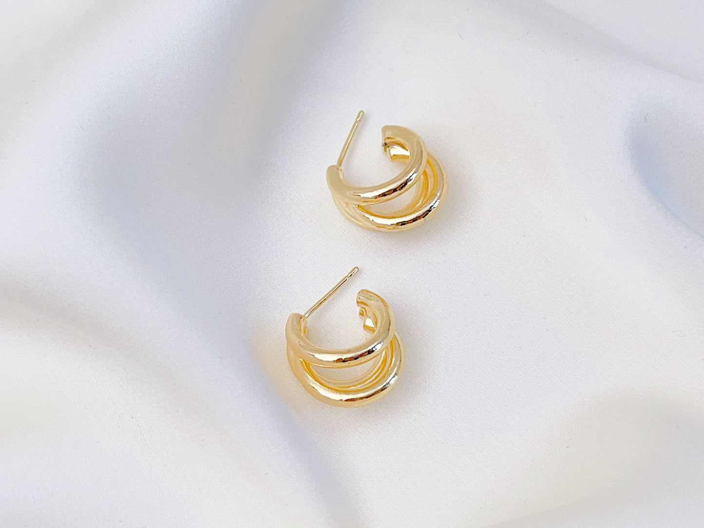 Melange Blanc - E117 triple hoop earrings, gold hoops, hoop earrings