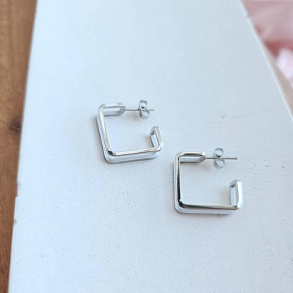 Spiffy & Splendid - Luxe Silver Kamora Hoops