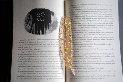 Dège Creative - Gold Feather Resin Bookmark