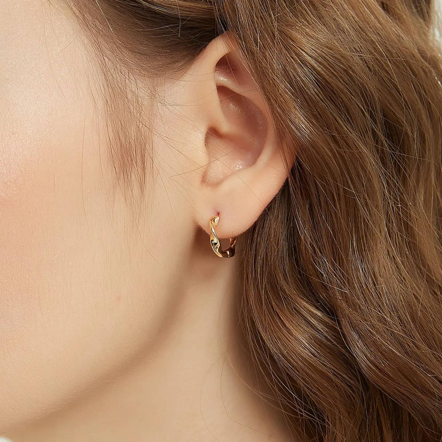 Melange Blanc - Ariel twisted huggie hoop earrings, twist hoop earrings
