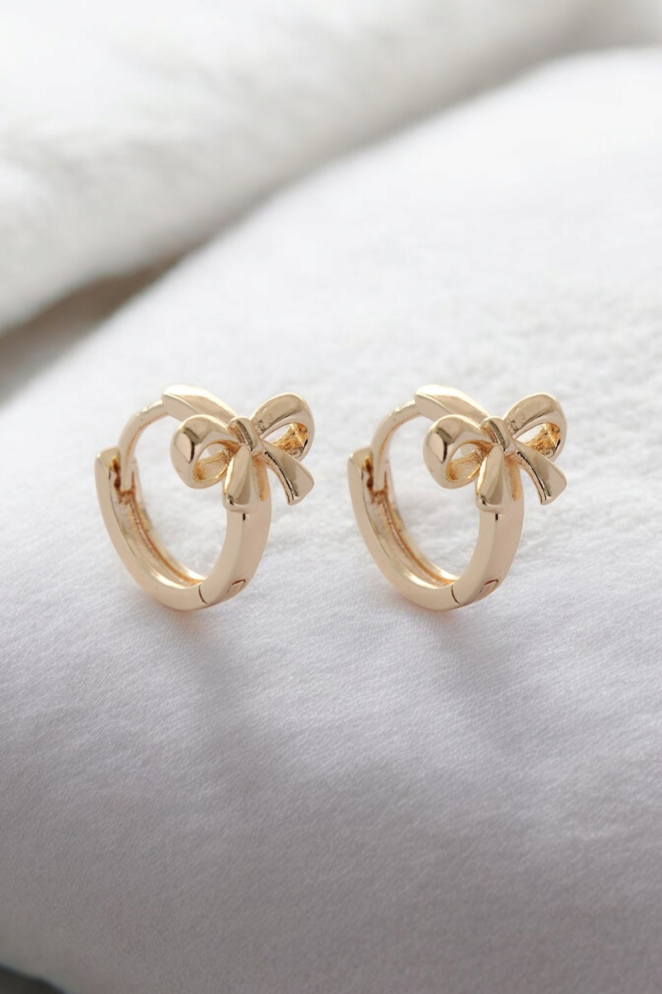 Twig & Rue boutique - Bow huggie hoops