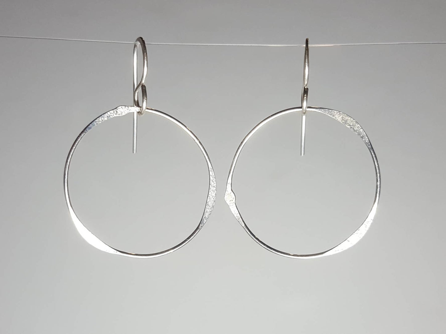 ER05 Ken’s handcrafted jewelry - Sterling Silver Earrings Large Circle