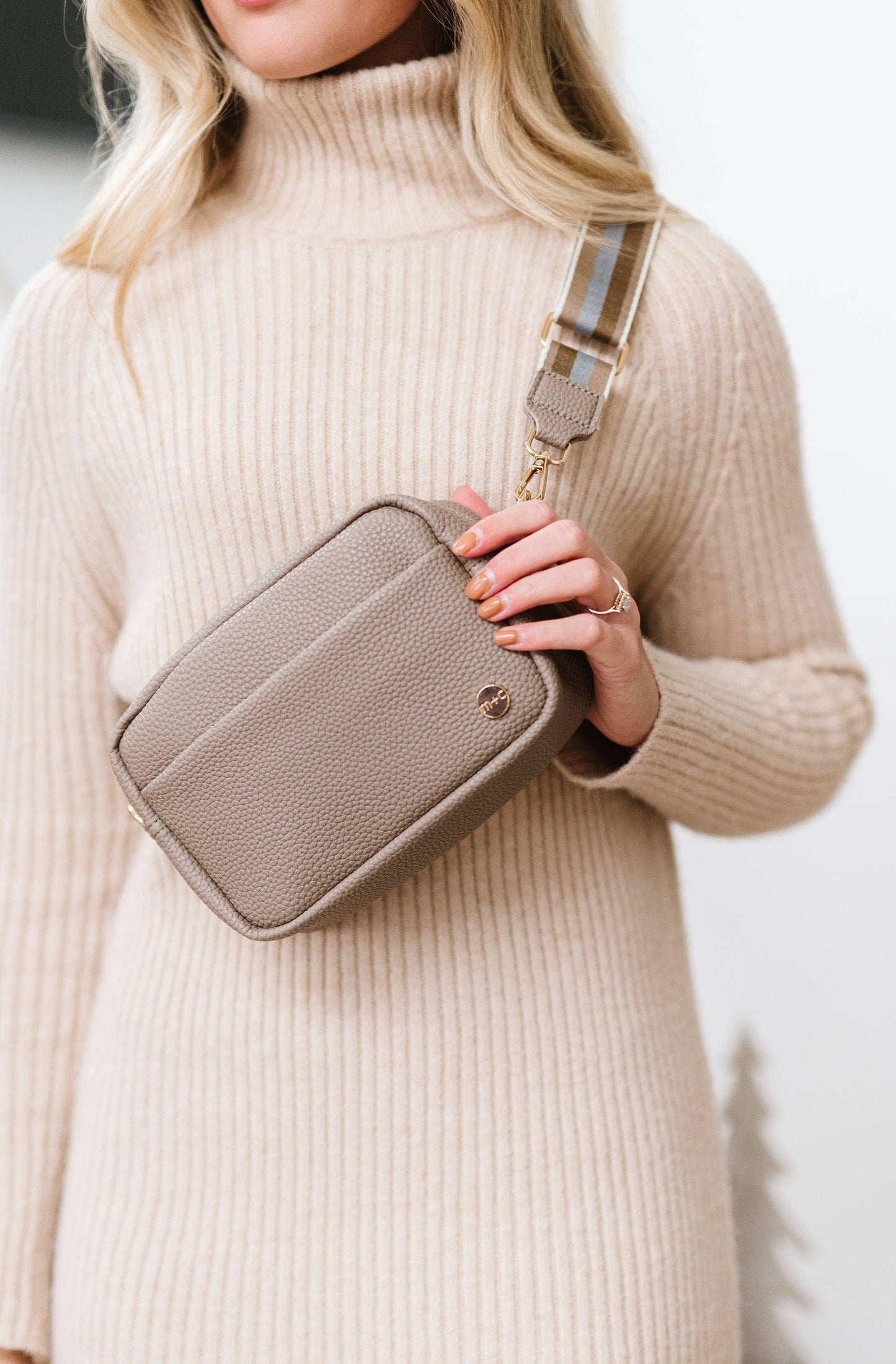 modern and chic - Willow Crossbody Belt Fanny Waist Sling Purse Bag