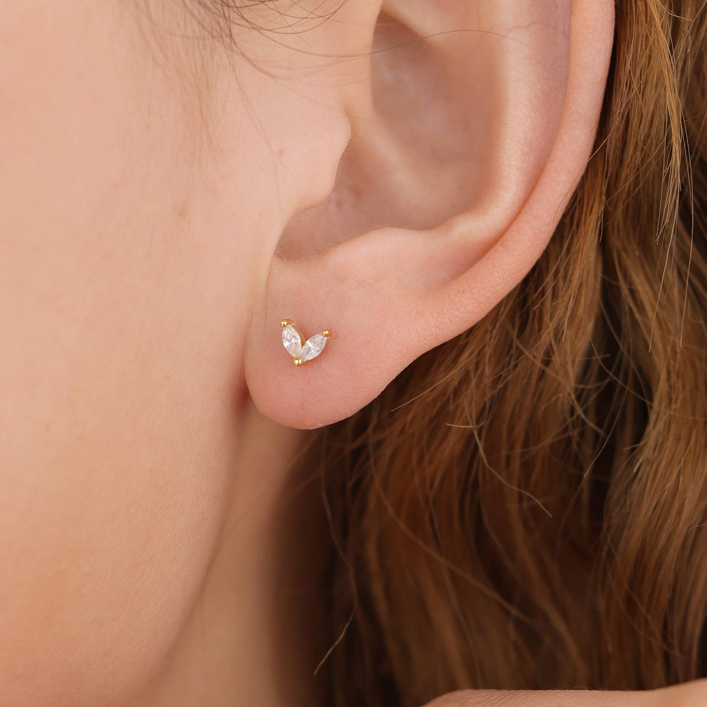 Melange Blanc - E100 gold flower stud earring, gold stud, flower studs