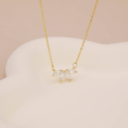 Melange Blanc - N024 marquise necklace, flower necklace, pendant necklace