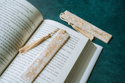 Dège Creative - White & Gold Marble Bookmark