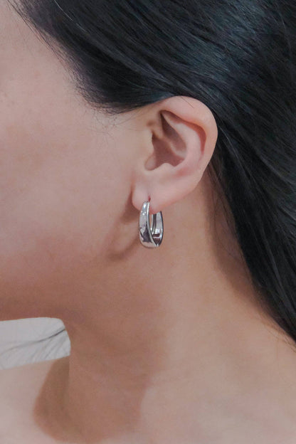 Lovoda - Oblong Hoop Earrings | Silver