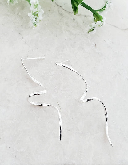 SD110 Sosie Designs - Silver Ribbon Twirl Studs