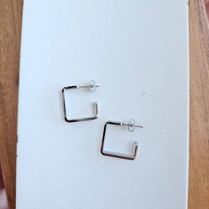 Spiffy & Splendid - Luxe Silver Kamora Hoops