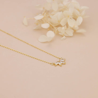 Melange Blanc - N024 marquise necklace, flower necklace, pendant necklace