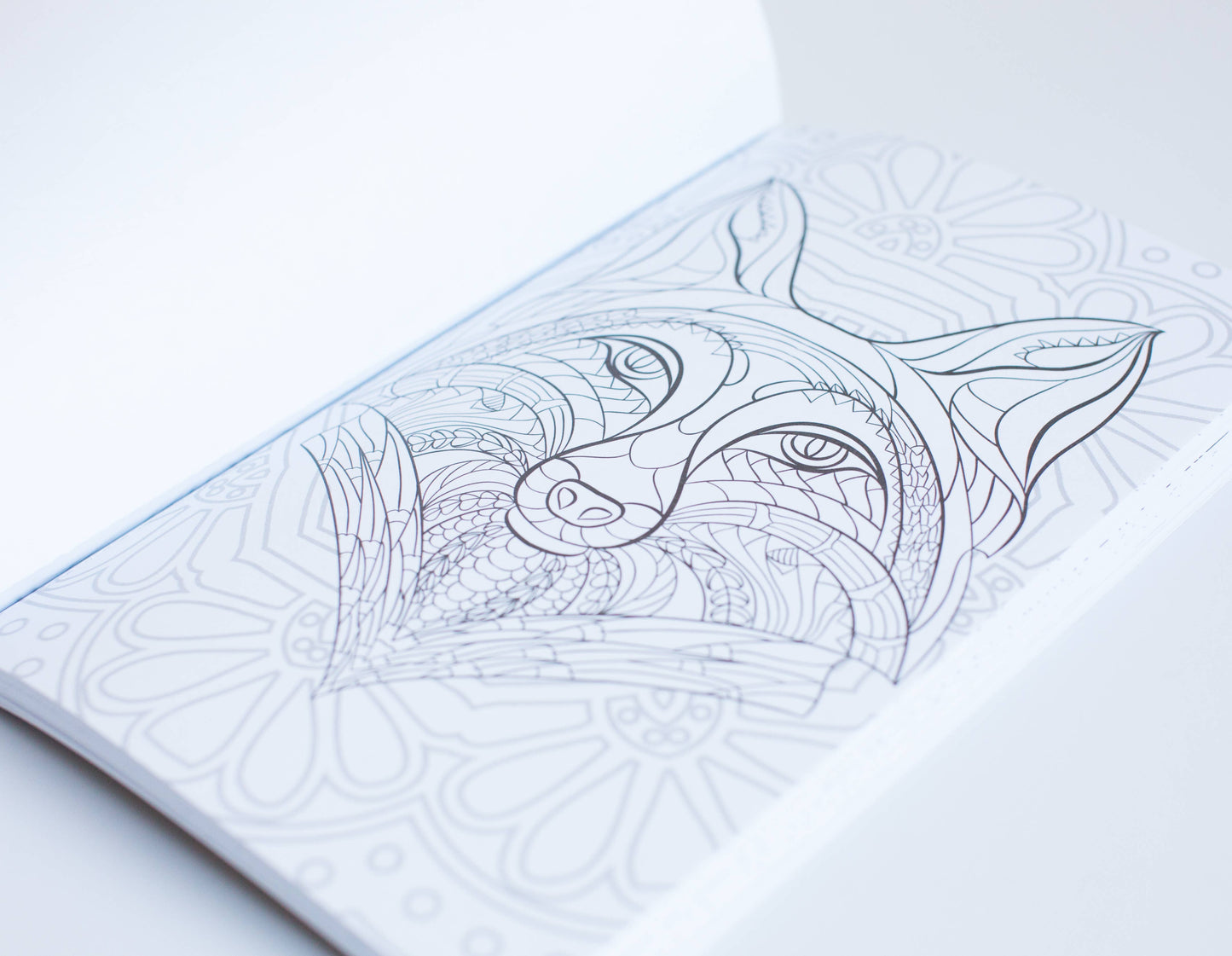 Blue Star Press - Stress Relieving Animal Designs Adult Coloring Book