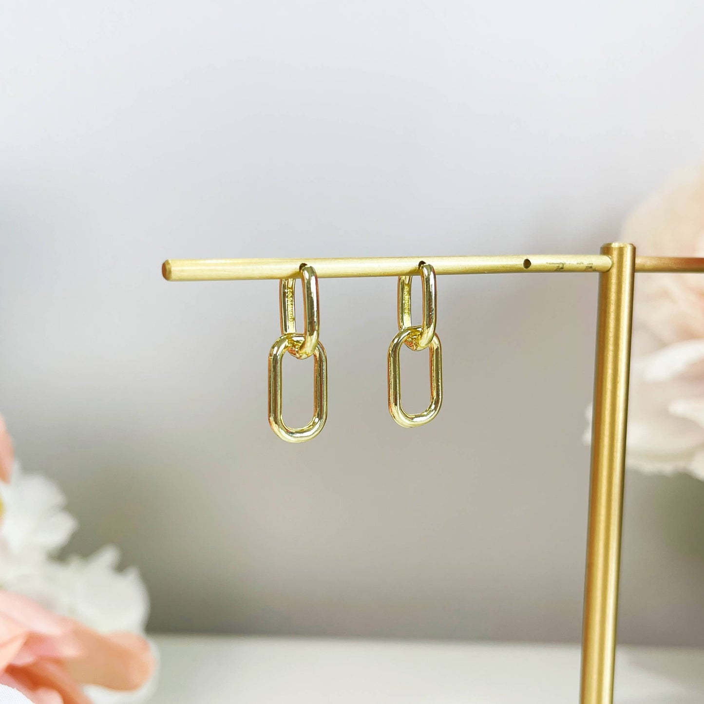 Melange Blanc - E178 gold oval link chain huggie hoop dangle earrings