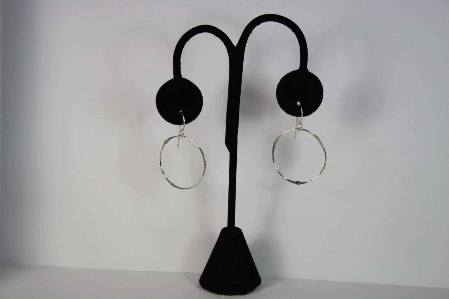ER05 Ken’s handcrafted jewelry - Sterling Silver Earrings Large Circle