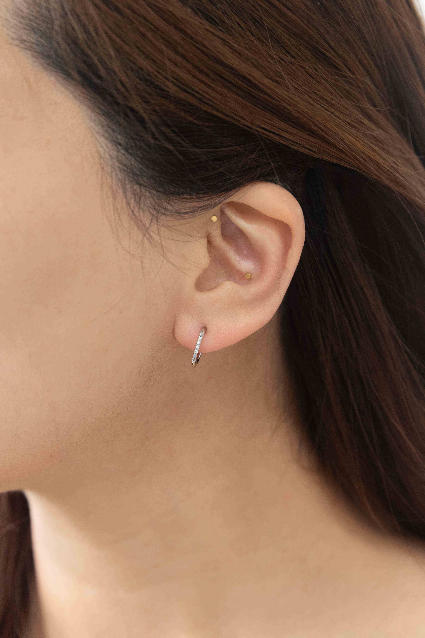 Lovoda - Thin Stone Hoop Earrings | Silver